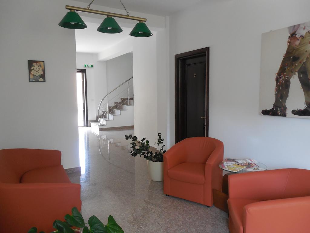 Villa Annalia - Rooms To Rent Bacau Exterior photo