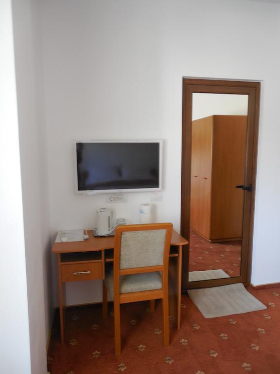 Villa Annalia - Rooms To Rent Bacau Room photo